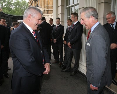 Prince Charles meets Wales Squad 290508