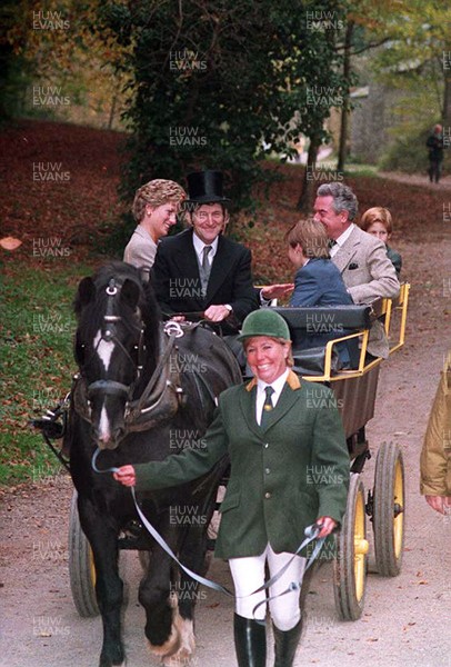 271093 - Princess Diana with William and Harry visit the Welsh Folk Museum St Fagans near Cardiff, South Wales - 