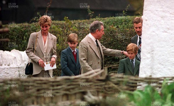 271093 - Princess Diana with William and Harry visit the Welsh Folk Museum St Fagans near Cardiff, South Wales - 