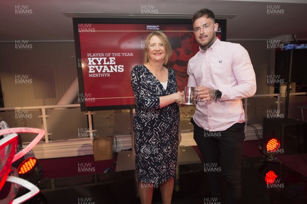 160518 - Principality Premiership Awards - Kyle Evans receives the Player of the Year award from Julie-Ann Haines
