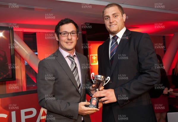 280513 - WRU Principality Premiership Awards Dinner - Wales' James King, right, presents Pontypridds Dai Flanagan with Award for Top Points Scorer