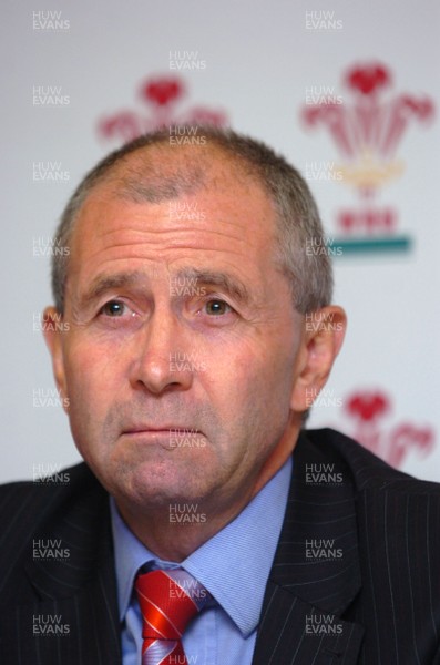 28.08.07 - Principality Premiership Launch - WRU Elite Performance Manager, Mostyn Richards 