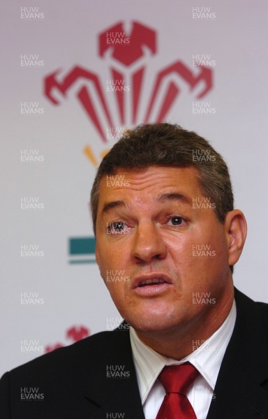 28.08.07 - Principality Premiership Launch - WRU Chairman, David Pickering  