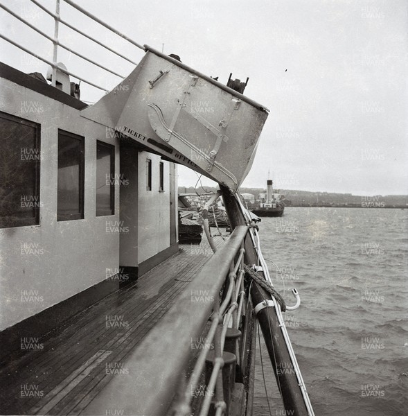 140168 - The Paddle Steamer Bristol Queen shows the damage caused when the tanker Geodor hit her in Cardiff Docks The damage occurred when the towlines parted from the passing tanker Geodor The Bristol Queen was taken out of service after an accident to a paddle wheel on 26 August 1967 and was scrapped soon after these pictures were taken