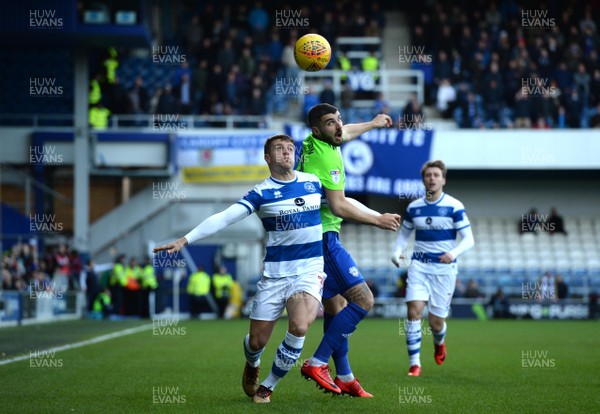 010118 - Queens Park Rangers v Cardiff City - Sky Bet Championship - Callum Paterson of Cardiff City and Jake Bidwell of QPR compete