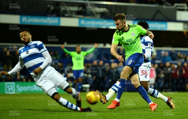 010118 - Queens Park Rangers v Cardiff City - Sky Bet Championship - Joe Ralls of Cardiff City tries a shot at goal