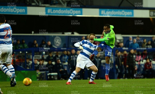010118 - Queens Park Rangers v Cardiff City - Sky Bet Championship - Junior Hoilett of Cardiff City tries a shot at goal