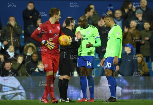 010118 - Queens Park Rangers v Cardiff City - Sky Bet Championship - Souleymane Bamba of Cardiff City talks to the referee after Junior Hoilett goal was disallowed