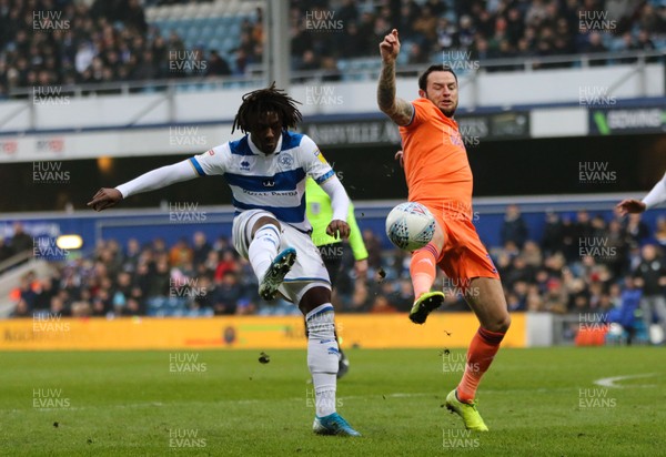 010120 - Queens Park Rangers v Cardiff City, Sky Bet Championship - Lee Tomlin of Cardiff City and Ebere Eze of Queens Park Rangers compete for the ball