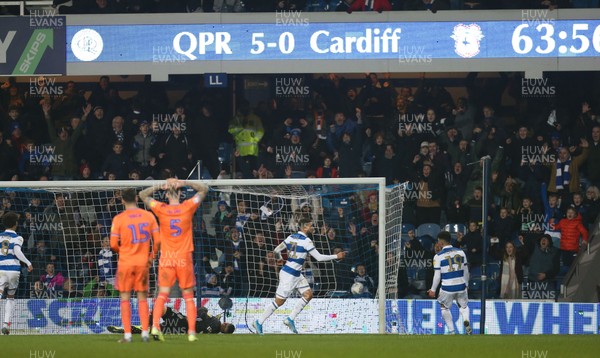 010120 - Queens Park Rangers v Cardiff City, Sky Bet Championship - Marlon Pack of Cardiff City and Aden Flint of Cardiff City look on as Nahki Wells of Queens Park Rangers scores the sixth goal