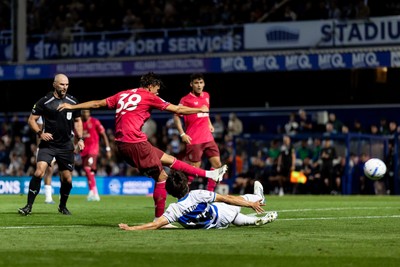 020926 - Queens Park Rangers v Cardiff City - Sky Bet Championship - Perry Ng of Cardiff City shoots to score their sides first goal