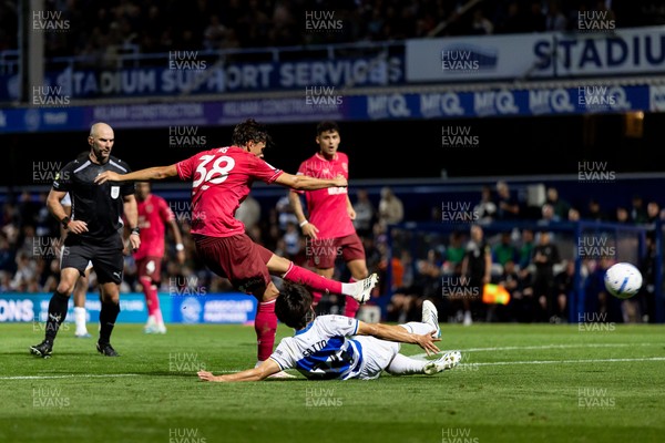 020926 - Queens Park Rangers v Cardiff City - Sky Bet Championship - Perry Ng of Cardiff City shoots to score their sides first goal