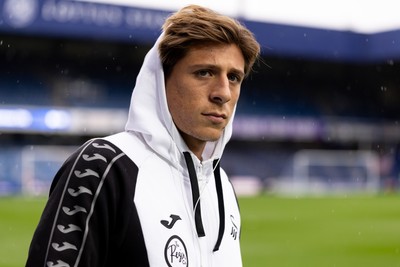 241026 - Queens Park Rangers v Swansea City - Sky Bet Championship - Gon�alo Franco of Swansea City walks on the pitch prior to the game