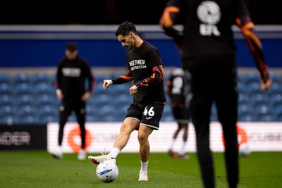 241026 - Queens Park Rangers v Swansea City - Sky Bet Championship - Stephen Eustaquio of Swansea City warming up