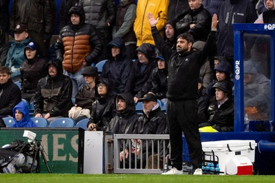 241026 - Queens Park Rangers v Swansea City - Sky Bet Championship - V�tor Matos, Manager of Swansea City, gestures