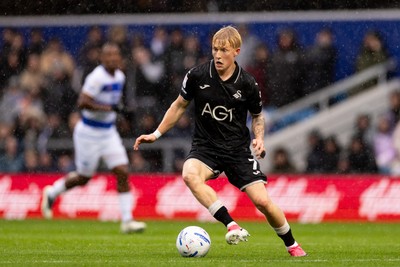 241026 - Queens Park Rangers v Swansea City - Sky Bet Championship - Melker Widell of Swansea City in action