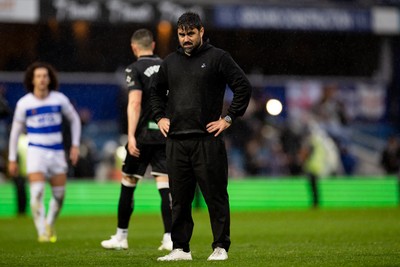 241026 - Queens Park Rangers v Swansea City - Sky Bet Championship - V�tor Matos, Manager of Swansea City, looks dejected after their sides defeat