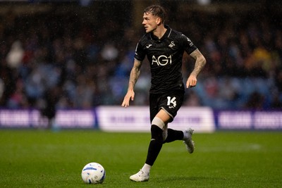 241026 - Queens Park Rangers v Swansea City - Sky Bet Championship - Josh Tymon of Swansea City in action