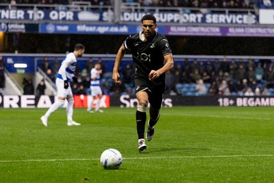 241026 - Queens Park Rangers v Swansea City - Sky Bet Championship - Ben Cabango of Swansea City 
