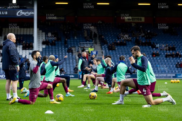 010124 - Queens Park Rangers v Cardiff City - Sky Bet Championship - Players of Cardiff City warm up before the kick off