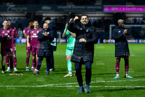 010124 - Queens Park Rangers v Cardiff City - Sky Bet Championship - Erol Bulut manager of Cardiff City celebrates their team�s victory after the final whistle