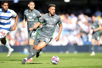 050425 - Queens Park Rangers v Cardiff City - Sky Bet Championship - Callum Robinson of Cardiff City