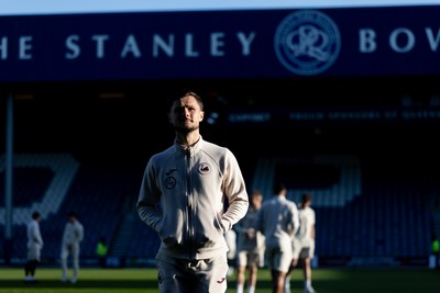 210426 - Queens Park Rangers v Swansea City - Sky Bet Championship - Liam Cullen of Swansea City