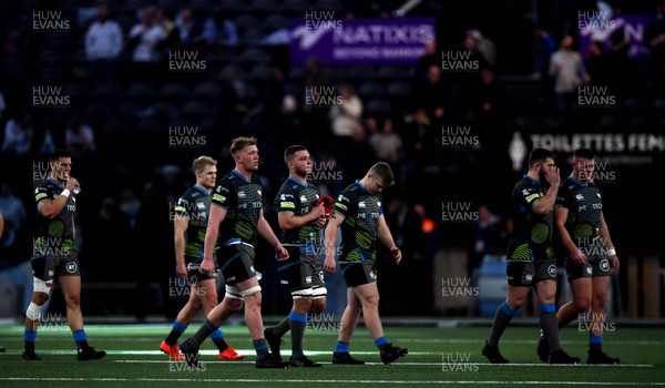 131219 - Racing 92 v Ospreys - Heineken Champions Cup - Ospreys players at the end of the game