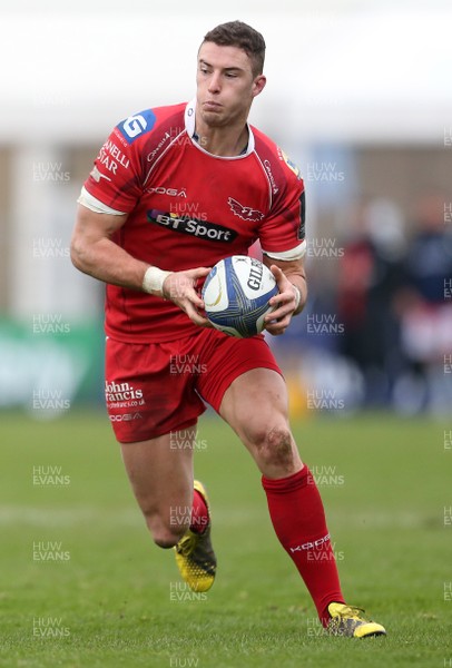 170116 - Racing 92 v Scarlets - European Champions Cup - Steven Shingler of Scarlets