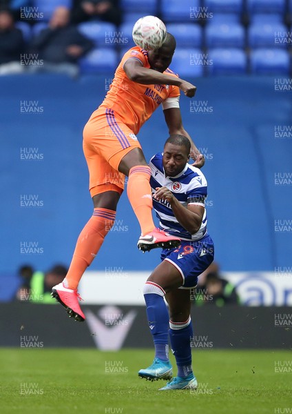 250120 - Reading FC v Cardiff City, The Emirates FA Cup, Fourth Round - Souleymane Bamba of Cardiff City gets above Yakou Meite of Reading