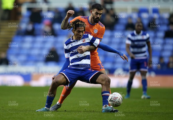 250120 - Reading FC v Cardiff City, The Emirates FA Cup, Fourth Round - Danny Loader of Reading is challenged by Marlon Pack of Cardiff City