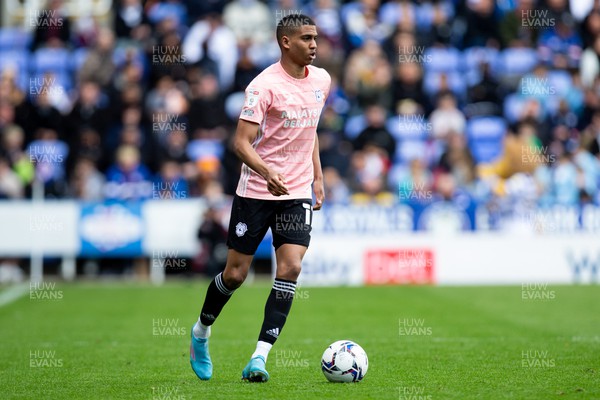 090422 - Reading v Cardiff City - Sky Bet Championship - Cody Drameh of Cardiff City controls the ball