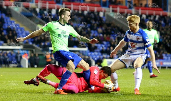 111217 - Reading v Cardiff City - SkyBet Championship - Joe Ralls of Cardiff City tries to knock the ball out of keeper's Vito Mannone of Reading hands