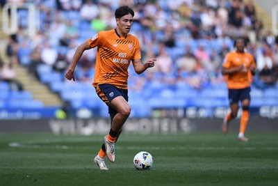 180426 - Reading v Cardiff City - Sky Bet League 1 - Rubin Colwill of Cardiff City