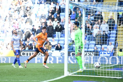 180426 - Reading v Cardiff City - Sky Bet League 1 - Rubin Colwill of Cardiff City scores the first goal of the game