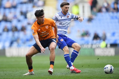 180426 - Reading v Cardiff City - Sky Bet League 1 - Rubin Colwill of Cardiff City