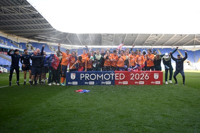 180426 - Reading v Cardiff City - Sky Bet League 1 - Cardiff City celebrate after securing promotion back to the Championship