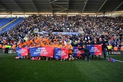 180426 - Reading v Cardiff City - Sky Bet League 1 - Cardiff City celebrate after securing promotion back to the Championship