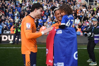 180426 - Reading v Cardiff City - Sky Bet League 1 - Callum Robinson of Cardiff City celebrates at full time after securing promotion back to the Championship