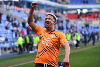 180426 - Reading v Cardiff City - Sky Bet League 1 - Callum Robinson of Cardiff City celebrates at full time after securing promotion back to the Championship