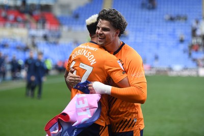 180426 - Reading v Cardiff City - Sky Bet League 1 - Ollie Tanner of Cardiff City celebrates at full time after securing promotion back to the Championship