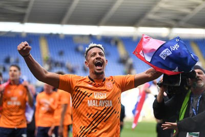 180426 - Reading v Cardiff City - Sky Bet League 1 - Callum Robinson of Cardiff City celebrates at full time after securing promotion back to the Championship
