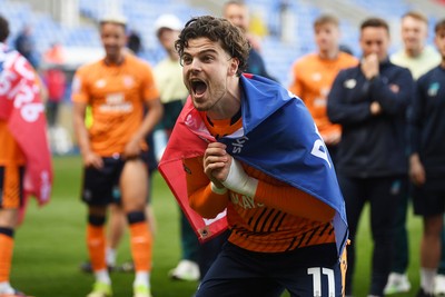 180426 - Reading v Cardiff City - Sky Bet League 1 - Ollie Tanner of Cardiff City celebrates at full time after securing promotion back to the Championship