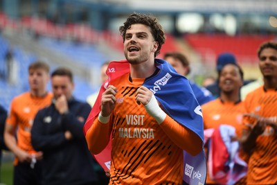 180426 - Reading v Cardiff City - Sky Bet League 1 - Ollie Tanner of Cardiff City celebrates at full time after securing promotion back to the Championship