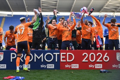180426 - Reading v Cardiff City - Sky Bet League 1 - Cardiff players celebrate at full time after securing promotion back to the Championship