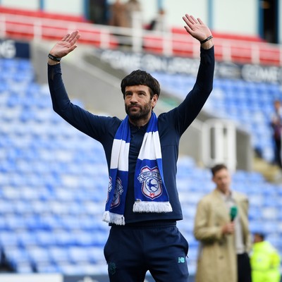180426 - Reading v Cardiff City - Sky Bet League 1 - Brian Barry-Murphy, Cardiff City Manager celebrates at full time after securing promotion back to the Championship