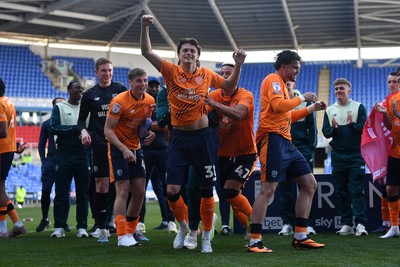 180426 - Reading v Cardiff City - Sky Bet League 1 - Perry NG of Cardiff City celebrates at full time