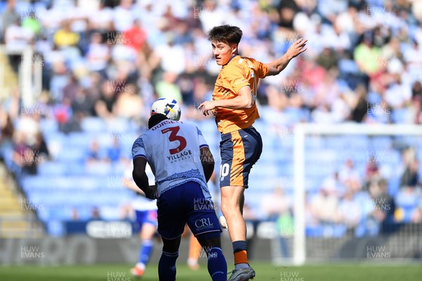 180426 - Reading v Cardiff City - Sky Bet League 1 - Rubin Colwill of Cardiff City wins a header