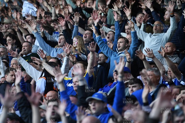 180426 - Reading v Cardiff City - Sky Bet League 1 - Cardiff fans celebrate after their side go 2 up