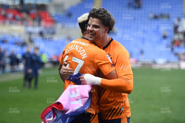 180426 - Reading v Cardiff City - Sky Bet League 1 - Ollie Tanner of Cardiff City celebrates at full time after securing promotion back to the Championship